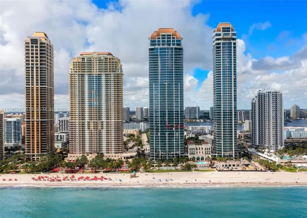 estates at acqualina 4 copy Miami's new construction condos could be your ticket to success. With their prime locations, luxurious amenities, and potential for high returns, these condos are an investor's dream.